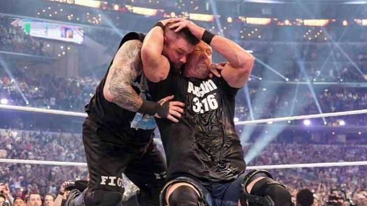 Steve Austin derrota a Kevin Owens en su primer combate individual en más de 19 años.